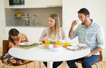 have breakfast
