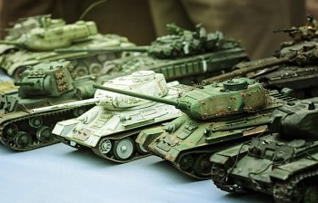 invade