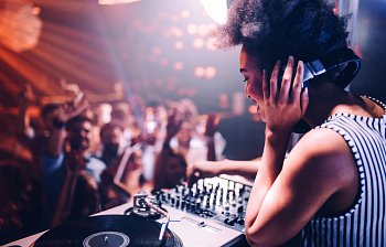 DJ