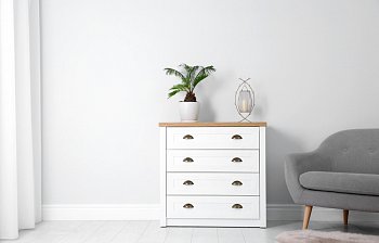 chest of drawers