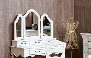 dressing table