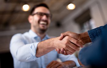 shake hands